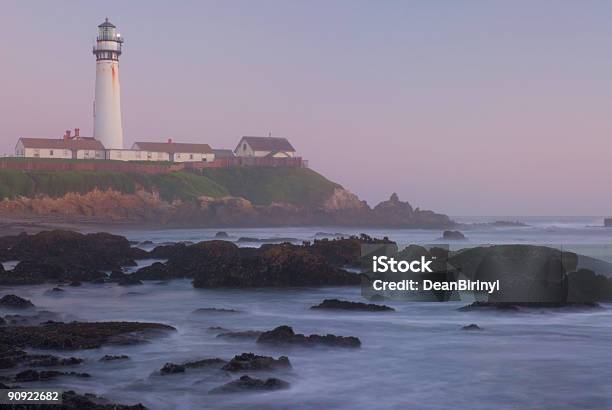 Foto de Farol De Pigeon Point Anoitecer Surreal e mais fotos de stock de Aventura - Aventura, Azul, Beleza natural - Natureza