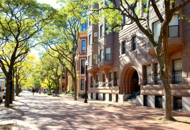 ブラウンス トーン、ボストン。 - boston back bay residential district house ストックフォトと画像