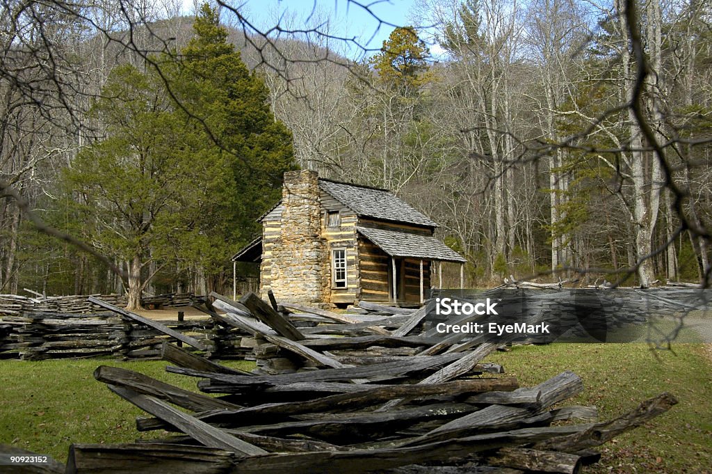 Cades Cove-John Oliver cabine - Foto de stock de Alpendre royalty-free