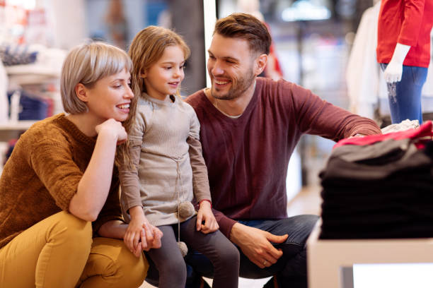 istock Family shopping 909233816