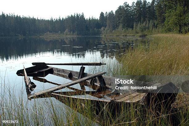 Bloccato Barca - Fotografie stock e altre immagini di Acqua - Acqua, Ambientazione esterna, Ambientazione tranquilla