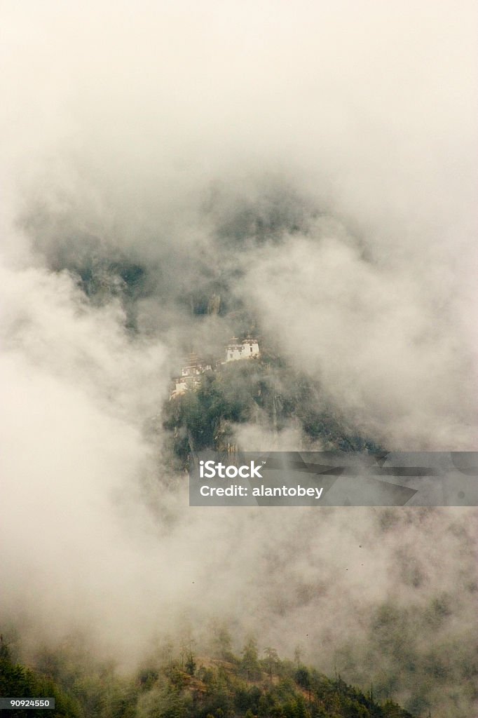 Butão: Tigres Nest Mosteiro de nuvens - Royalty-free Budismo Foto de stock
