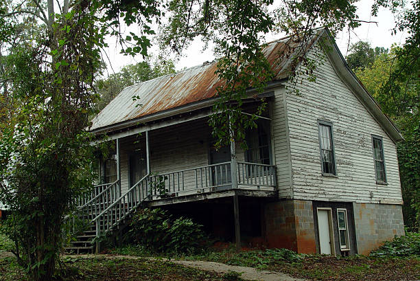 istock House in Need of Repairs 90924814