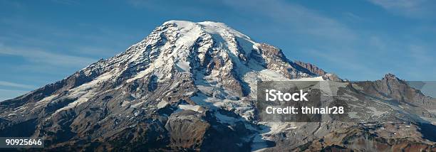 Mt Rainier Panorama Stockfoto und mehr Bilder von Mount Rainier-Nationalpark - Mount Rainier-Nationalpark, Berg, Berggipfel