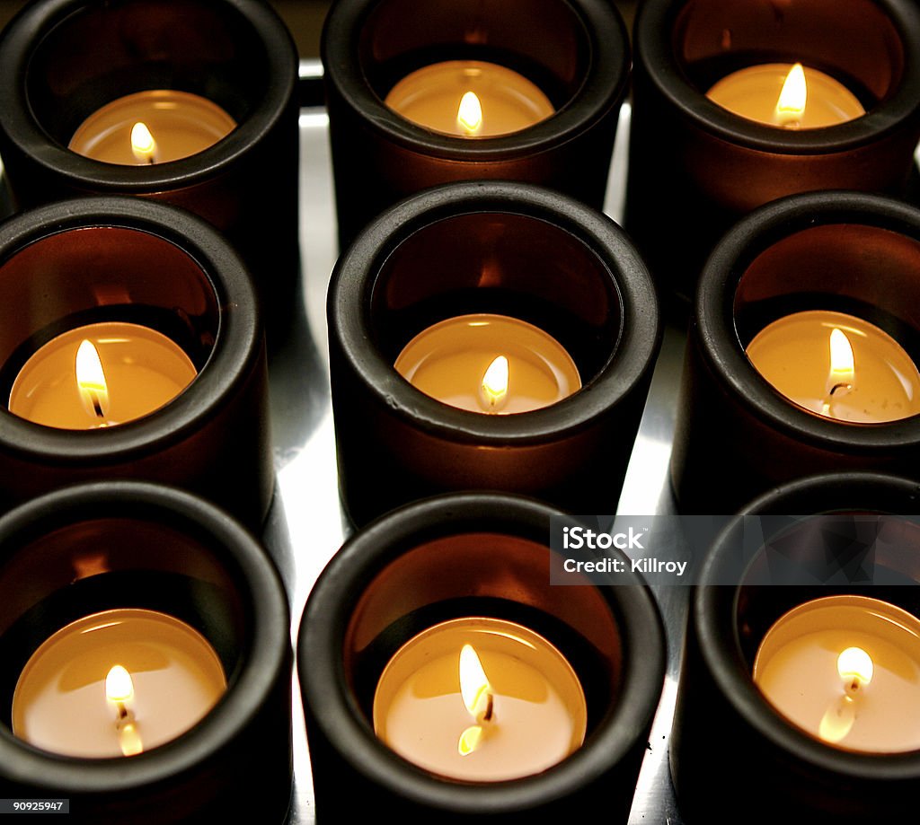Nueve de las velas. - Foto de stock de Amarillo - Color libre de derechos
