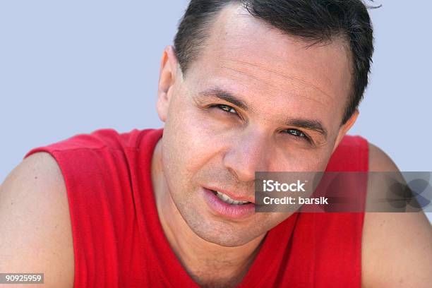 Hombre Sonriente Foto de stock y más banco de imágenes de Actitud - Actitud, Actividad de fin de semana, Adulto