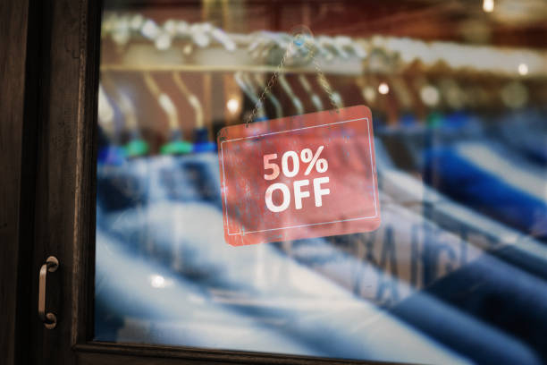 istock Suit Shop in the 50% Discount 909291662