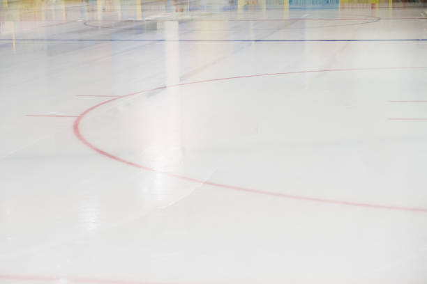 istock Hockey Rink Face Off 909294362