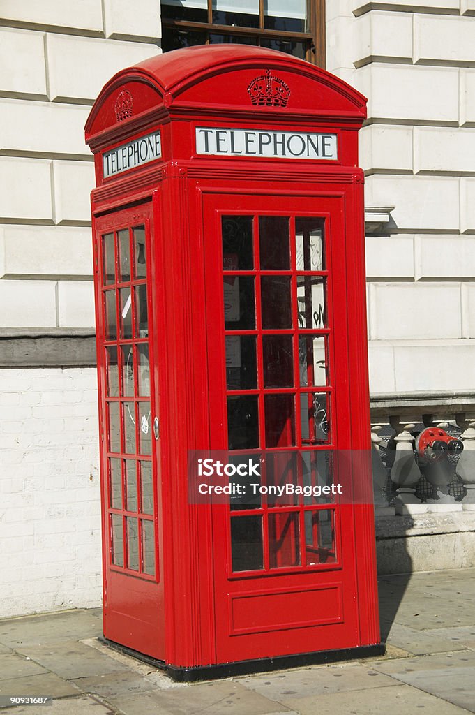 Caixa de telefone vermelho em Londres - Foto de stock de Cabina telefónica vermelha royalty-free