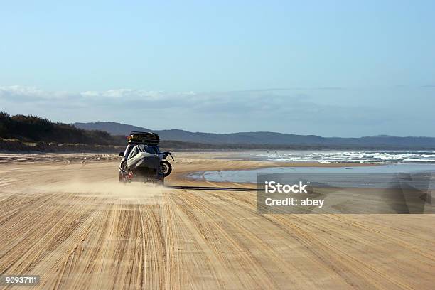 Conducir En La Playa Foto de stock y más banco de imágenes de Conducir - Conducir, Isla de Fraser, Playa