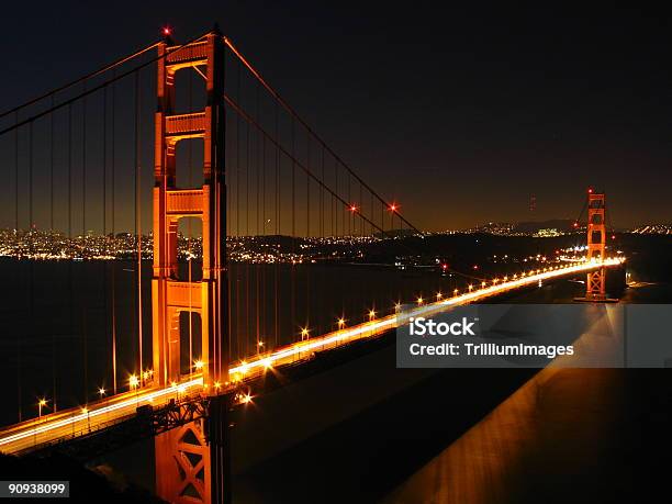 Golden Gate Bridge Bei Nacht Stockfoto und mehr Bilder von Brücke - Brücke, Bucht, Farbbild