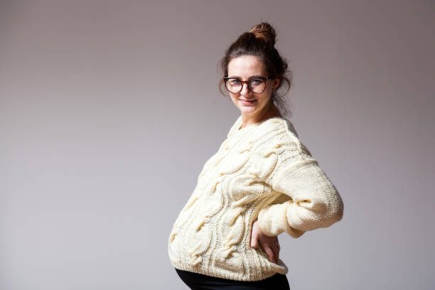 istock beautiful woman on last pregnancy 909414900