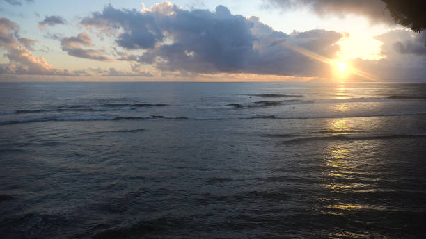 istock Beautiful sunset over sea 909427884