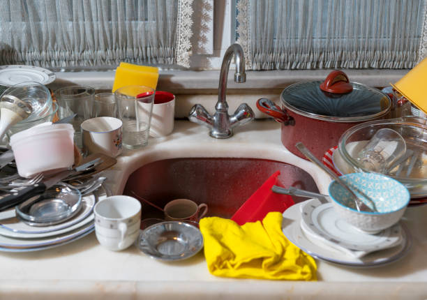 istock Dirty of dish and kitchenware 909440866