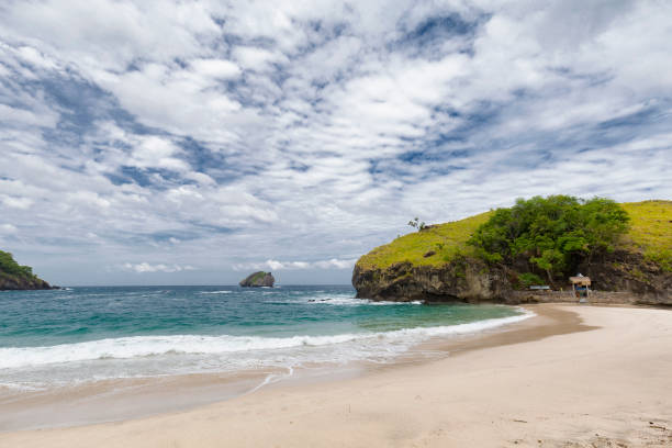 istock Koka Beach and small outcropping 909444196
