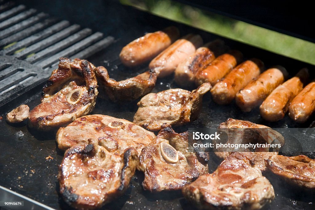 Saucisses et steak - Photo de Aliment libre de droits