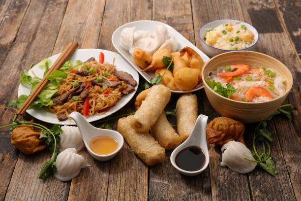 selezione di cibo asiatico - chinese cuisine foto e immagini stock