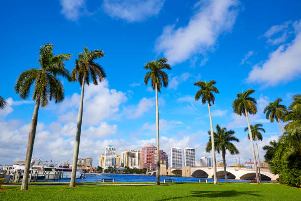 istock Palm Beach skyline  royal Park bridge Florida 909463642