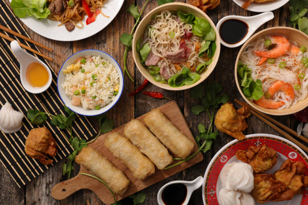 verschiedene asiatische schale - asiatische küche stock-fotos und bilder
