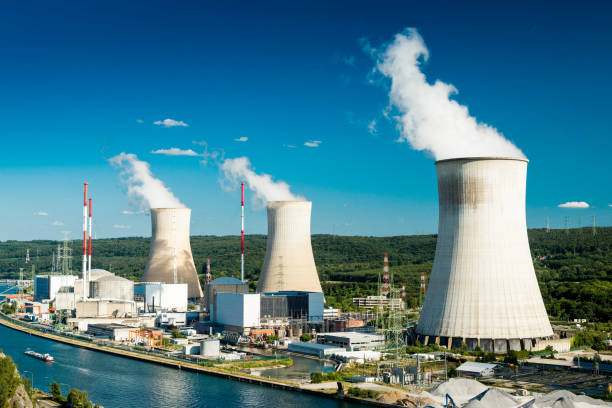 central nuclear de tihange - tihange fotografías e imágenes de stock