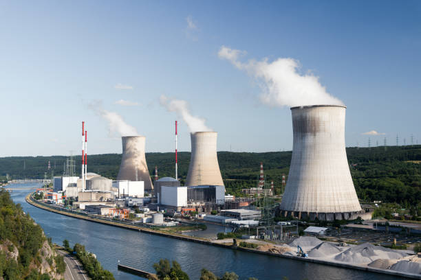 centrale nucleare di tihange - tihange foto e immagini stock