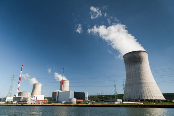 central nuclear de tihange - tihange fotografías e imágenes de stock