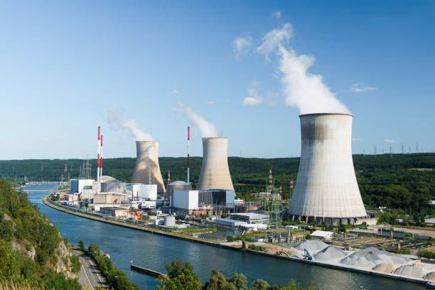 central nuclear de tihange - tihange fotografías e imágenes de stock