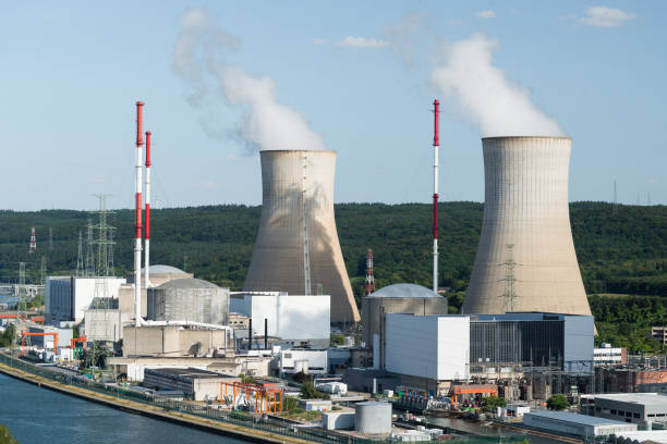 centrale nucleare di tihange - tihange foto e immagini stock