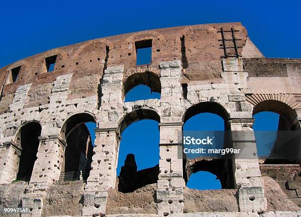 Римская Arches — стоковые фотографии и другие картинки Амфитеатр - Амфитеатр, Арка - архитектурный элемент, Археология