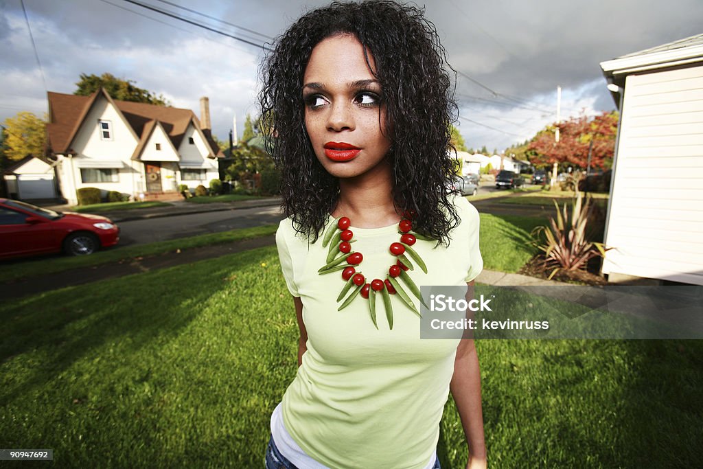 Dziewczyna z przodu stoczni z Czerwone usta - Zbiór zdjęć royalty-free (Afroamerykanin)