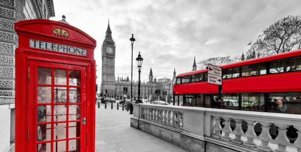 istock Red Telephone Booth in London 909481524