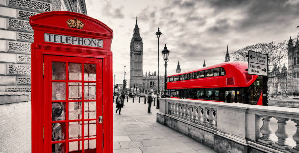 istock Red Telephone Booth in London 909481548