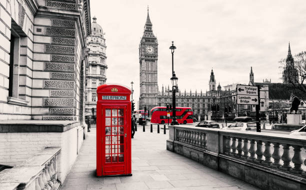 istock Red Telephone Booth in London 909481678
