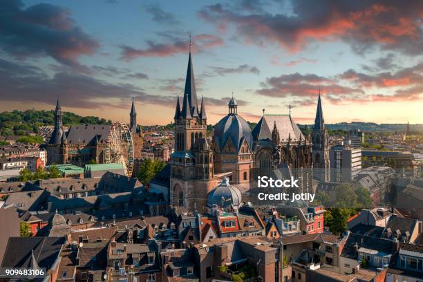 Aachener Dom Deutschland Stockfoto und mehr Bilder von Aachen - Aachen, Deutschland, Kathedrale