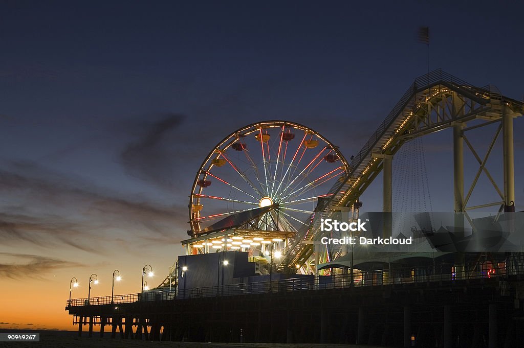 Santa Monica o zachodzie słońca - Zbiór zdjęć royalty-free (Santa Monica Pier)