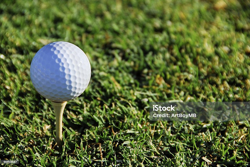 Bola de Golfe e Tee - Royalty-free Ao Ar Livre Foto de stock