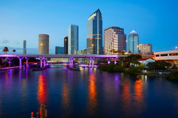 istock Florida Tampa skyline at sunset in US 909505526