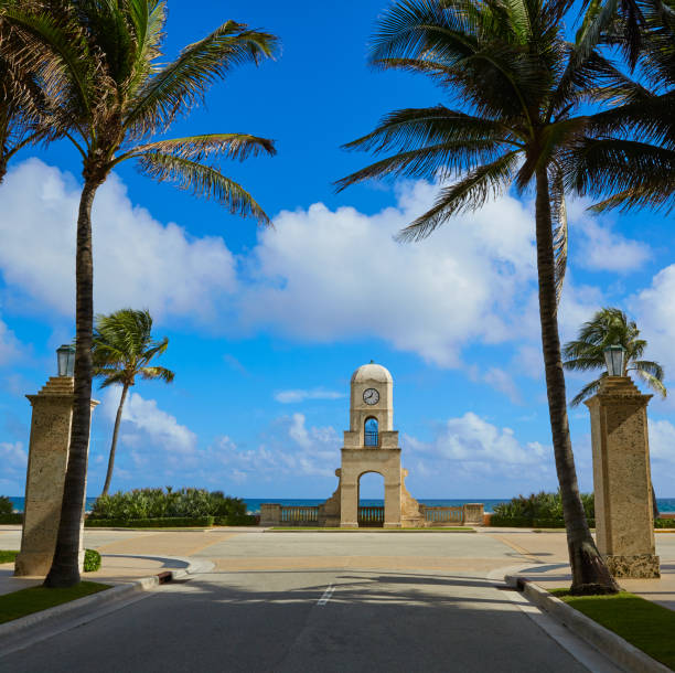 istock Palm Beach Worth Avenue clock tower Florida 909508634