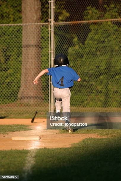 Baseballspiel Stockfoto und mehr Bilder von Home Run - Home Run, Kind, Anzeigetafel