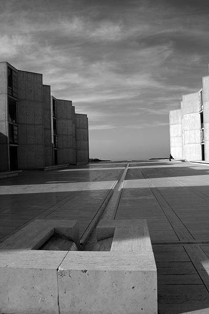 istock The Salk Institute overlooking Ocean 90951174