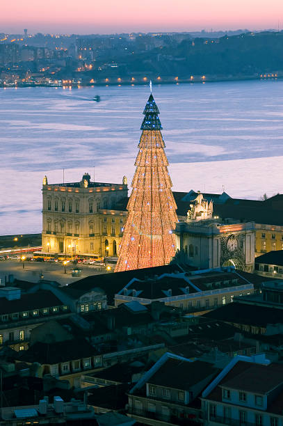 vista de lisboa - concret imagens e fotografias de stock