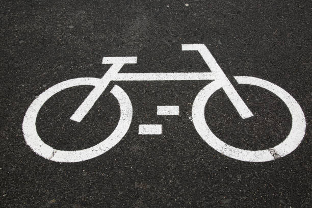 istock Bike Lane Symbol 909518778
