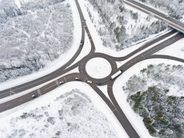 istock Aerial view over a roundabout 909519224