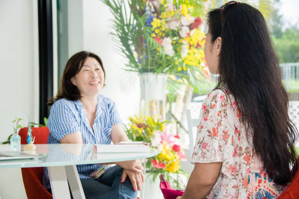 istock Two Woman enjoying alcoholic beverages 909534174