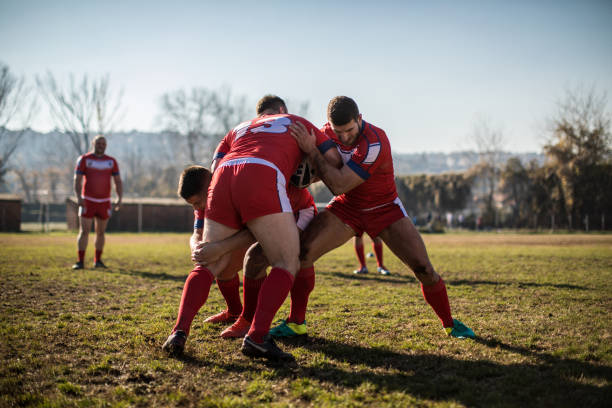 istock Wrestling in teams 909549790