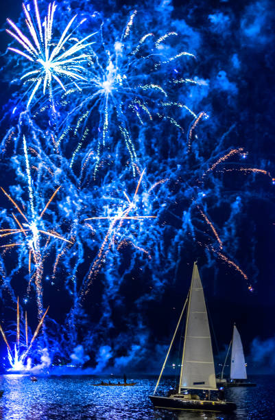 fuochi d'artificio al lago tegernsee - lake tegernsee foto e immagini stock