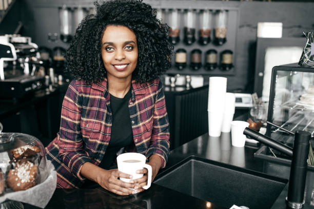 istock Owner of tea shop 909655438