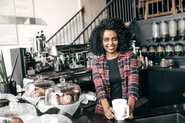 istock Owner of tea shop 909655442