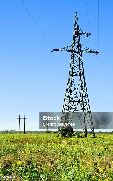 Photo libre de droit de Ligne À Haute Tension banque d'images et plus d'images libres de droit de Acier - Acier, Affaires internationales, Alimentation électrique