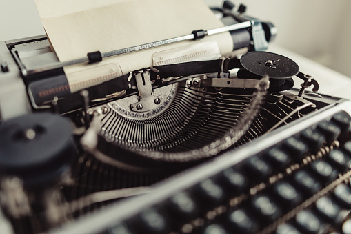 Piezas de metal de viejas máquinas de escribir photo